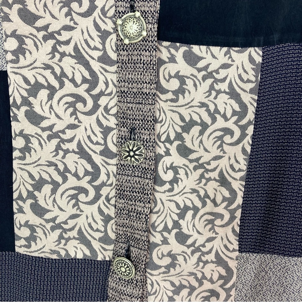 Vintage Saint Germain Woman 1X Button Shirt Mixed Media USA Unique Buttons Flaws - Picture 3 of 14